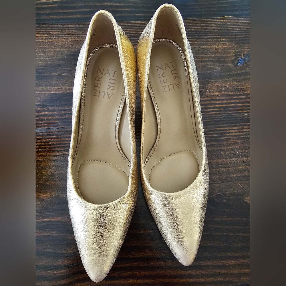 Naturalizer Kitten Heel Gold Leather Pumps - Natalie Size 6.5W